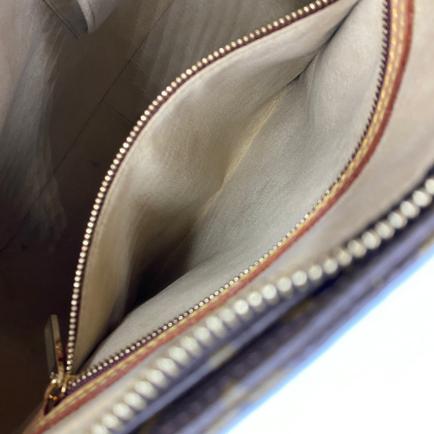 LOUIS VUITTON ルーピングGM