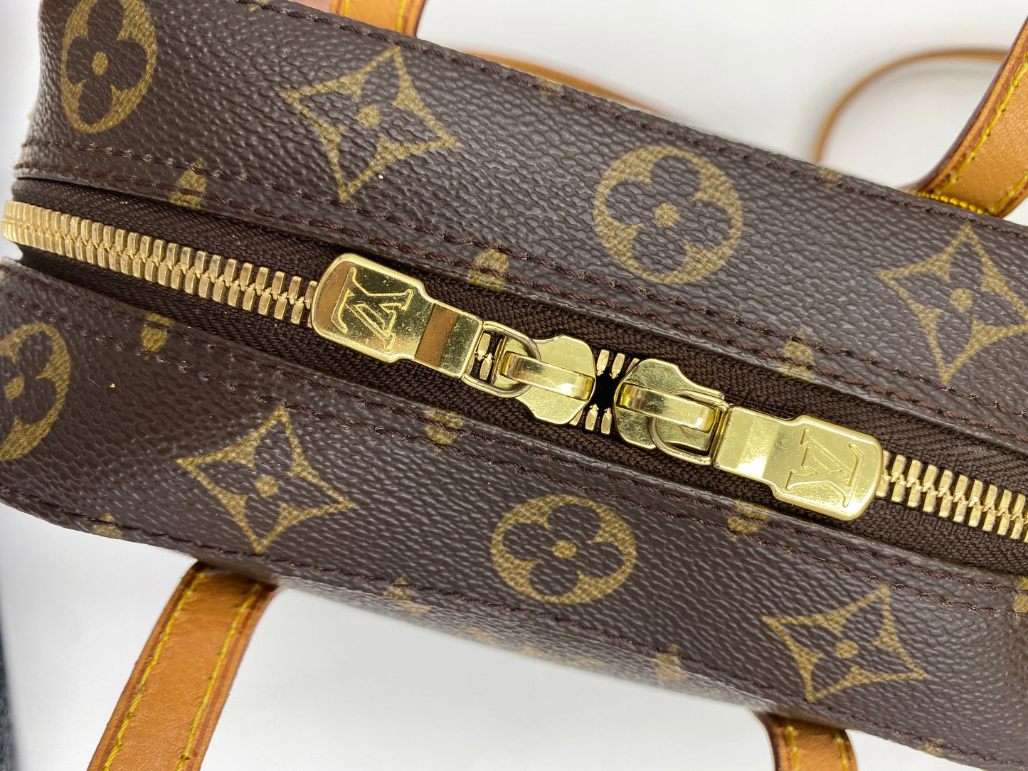 LOUIS VUITTON スポンティーニ モノグラム M47500