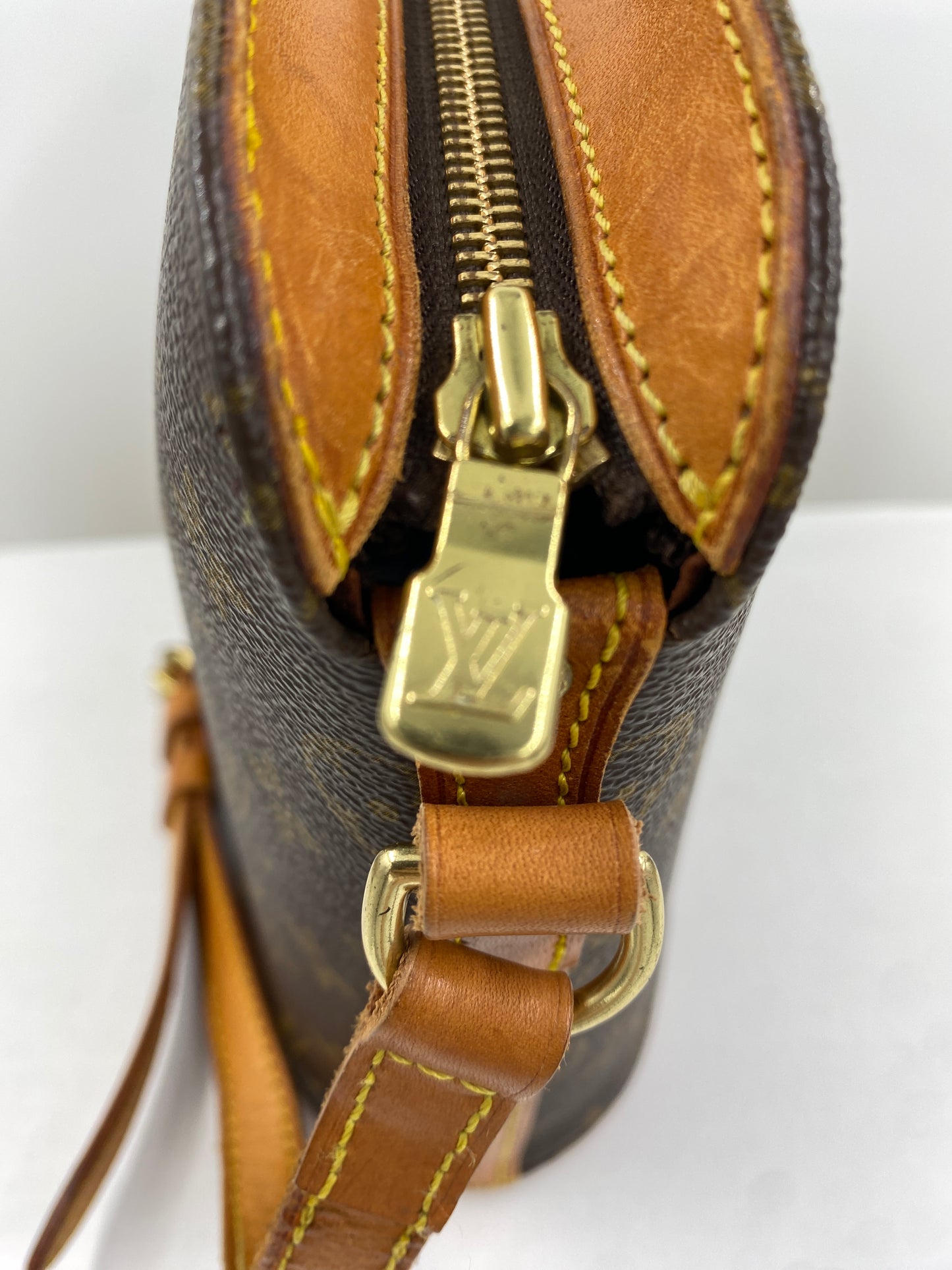 LOUIS VUITTON モノグラム M51290 ドルーオ ショルダーバッグ