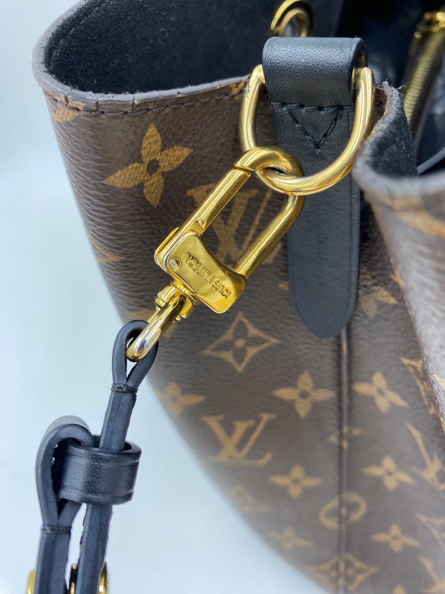 LOUIS VUITTON ネオノエ ショルダーバッグ M44020