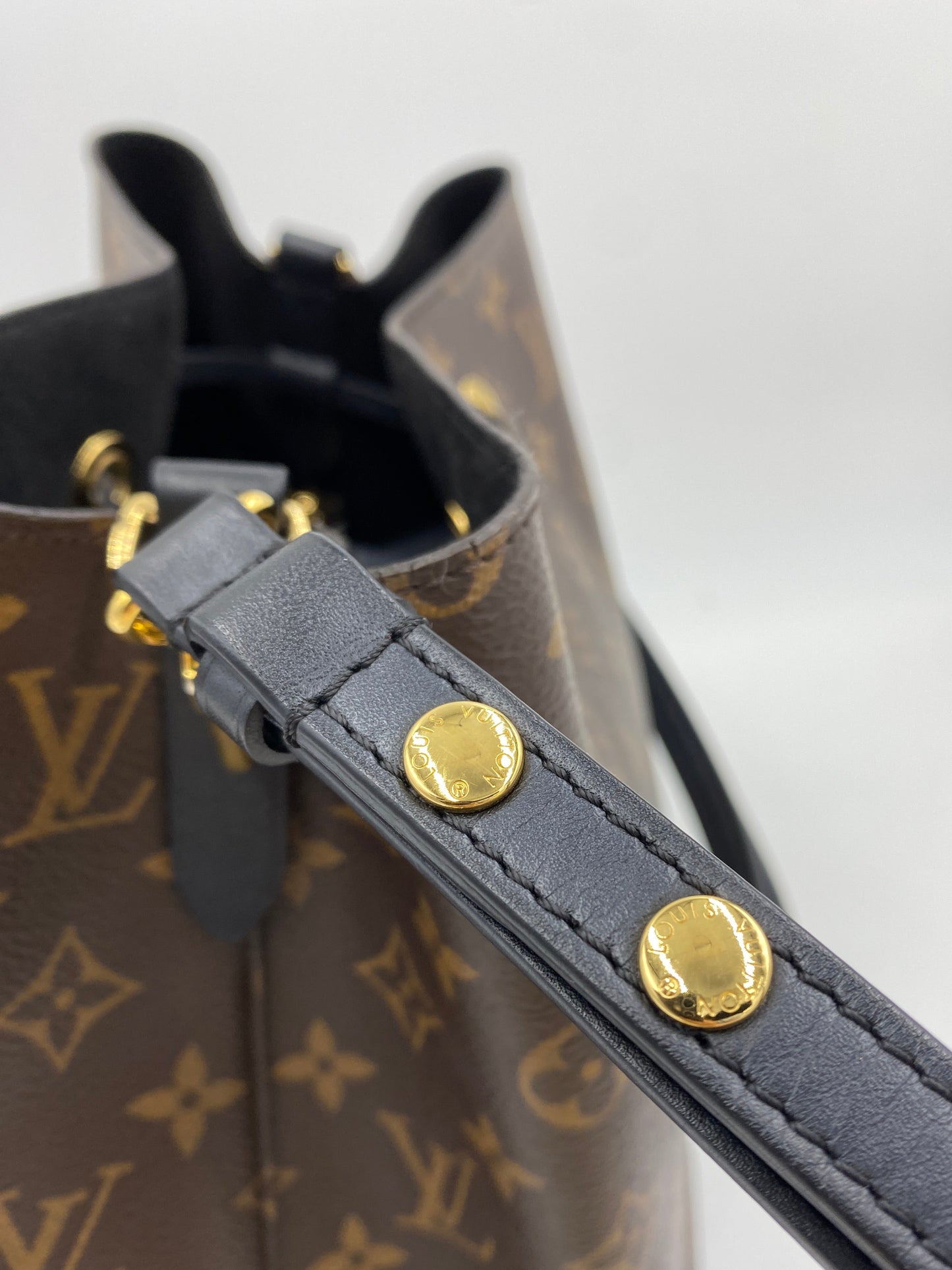 LOUIS VUITTON ネオノエ ショルダーバッグ M44020