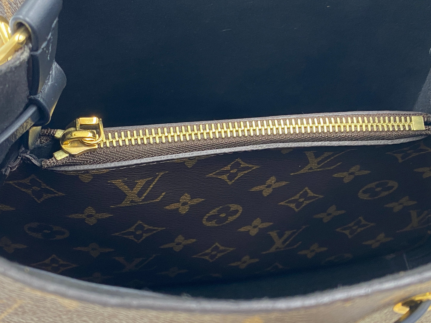 LOUIS VUITTON ネオノエ ショルダーバッグ M44020