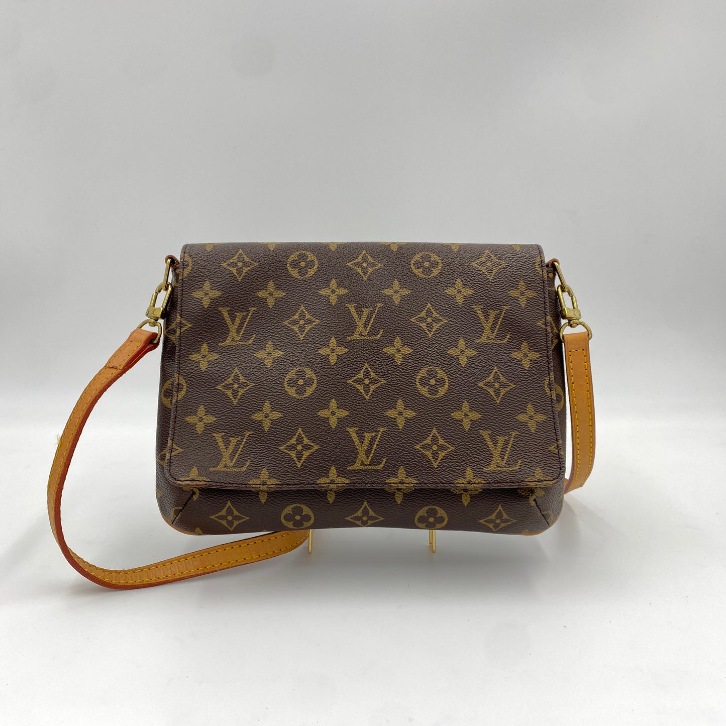 LOUIS VUITTON モノグラム M51388 ミュゼットタンゴ ※ストラップ変更あり