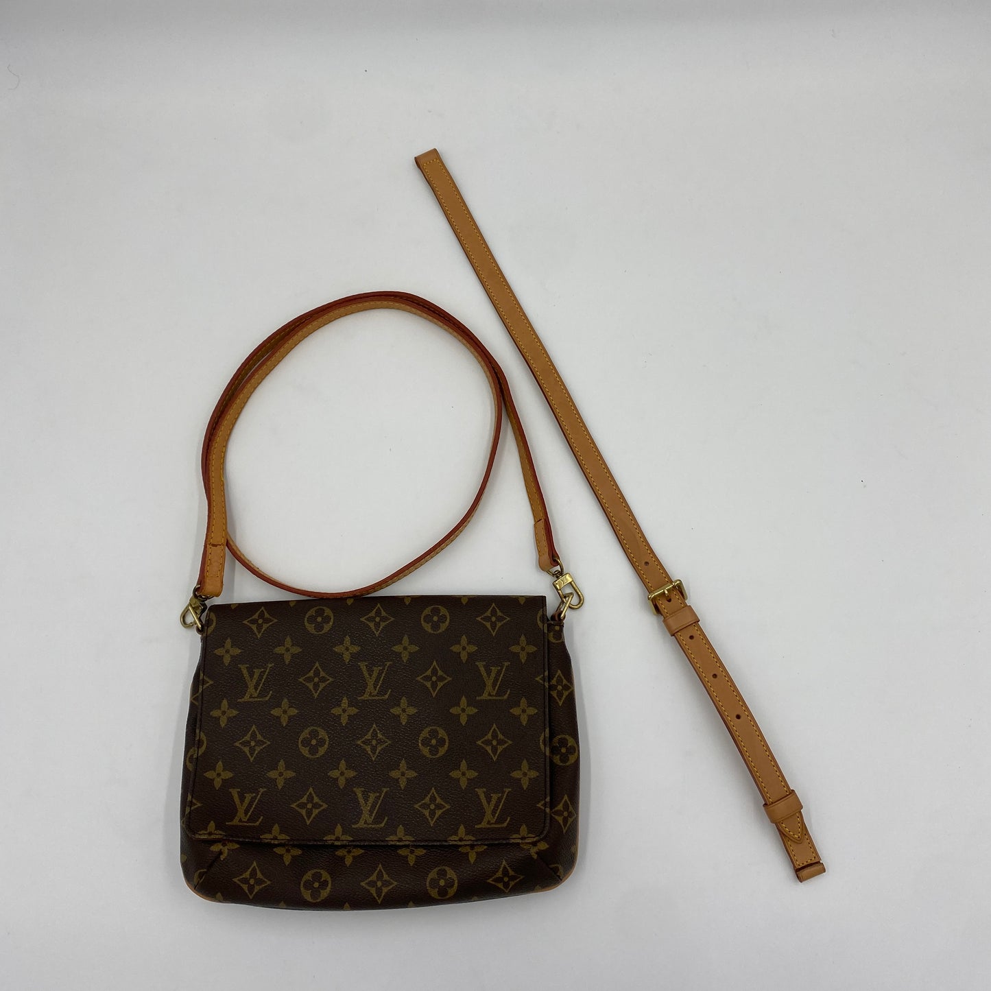 LOUIS VUITTON モノグラム M51388 ミュゼットタンゴ ※ストラップ変更あり