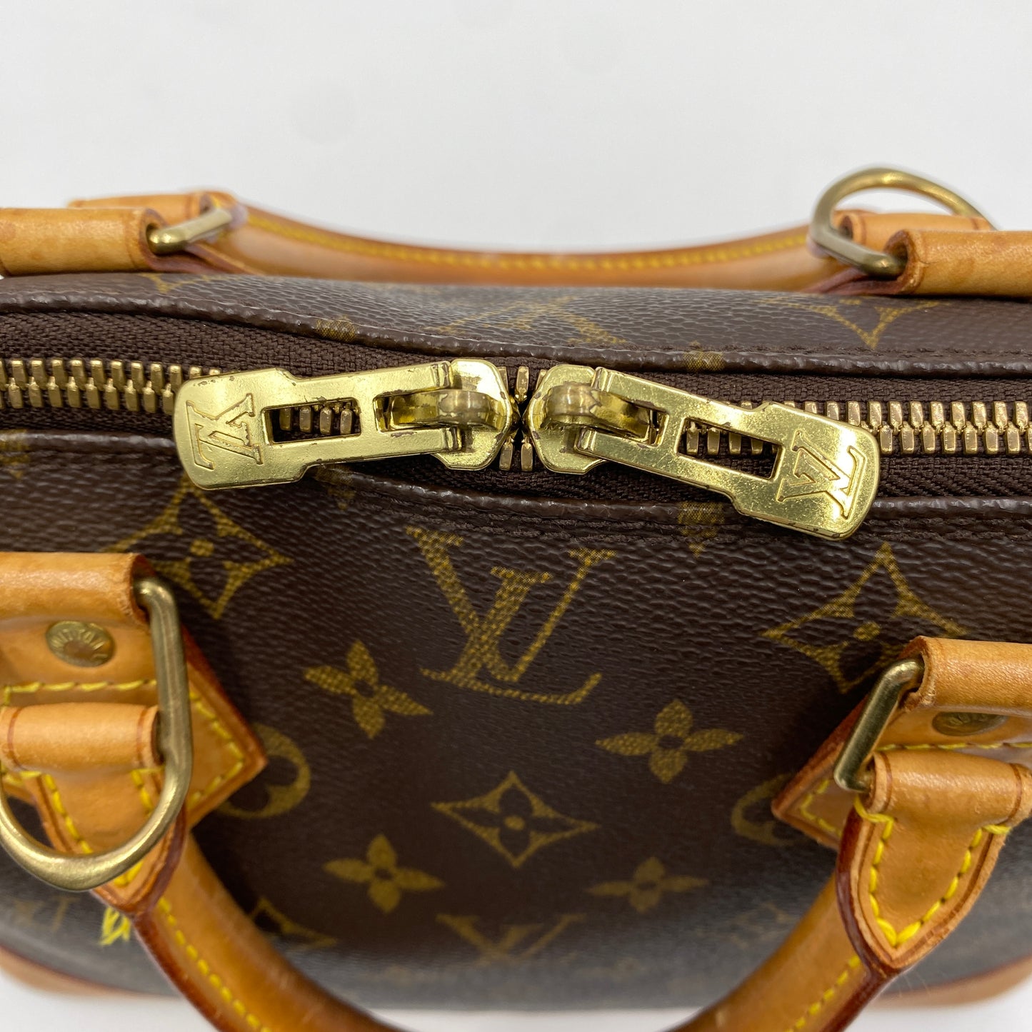 LOUIS VUITTON アルマ