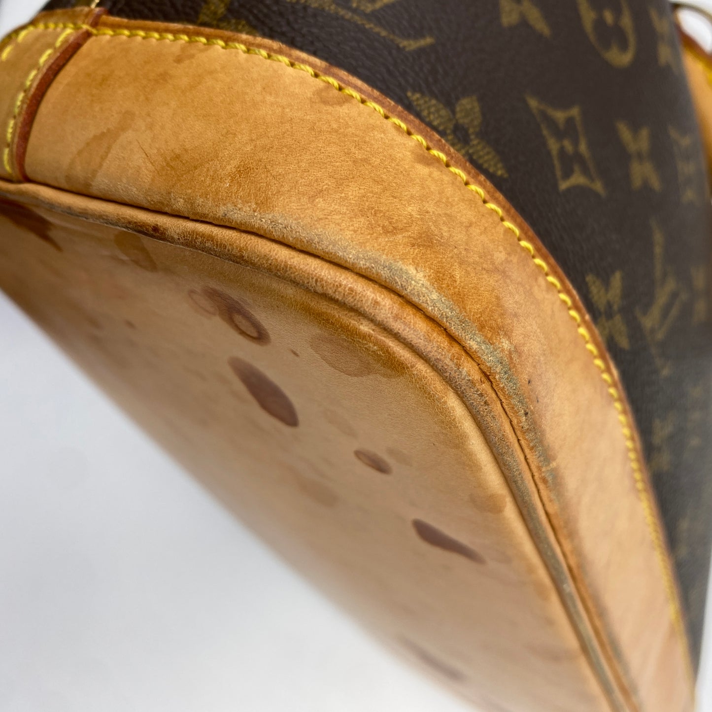 LOUIS VUITTON アルマ