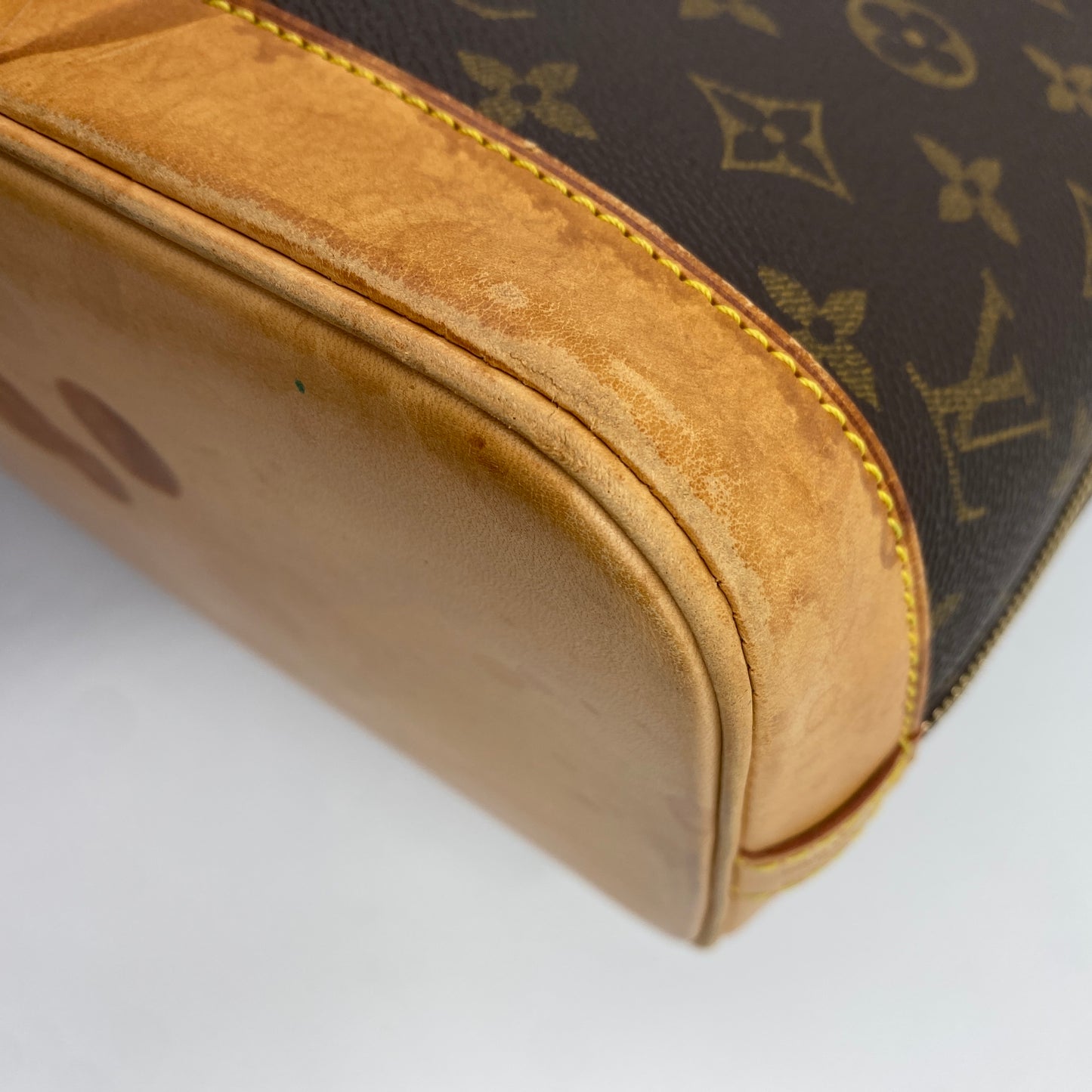 LOUIS VUITTON アルマ