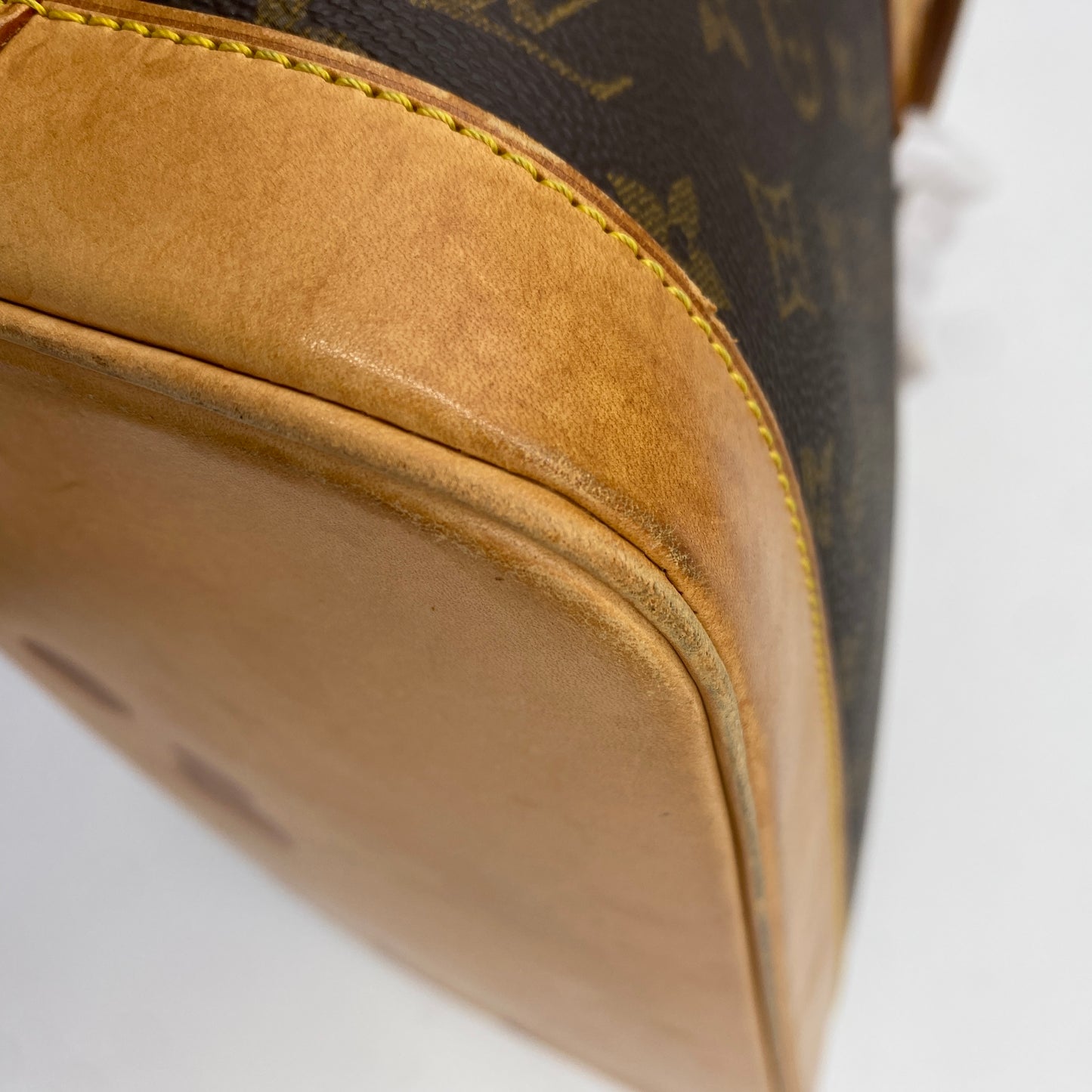 LOUIS VUITTON アルマ