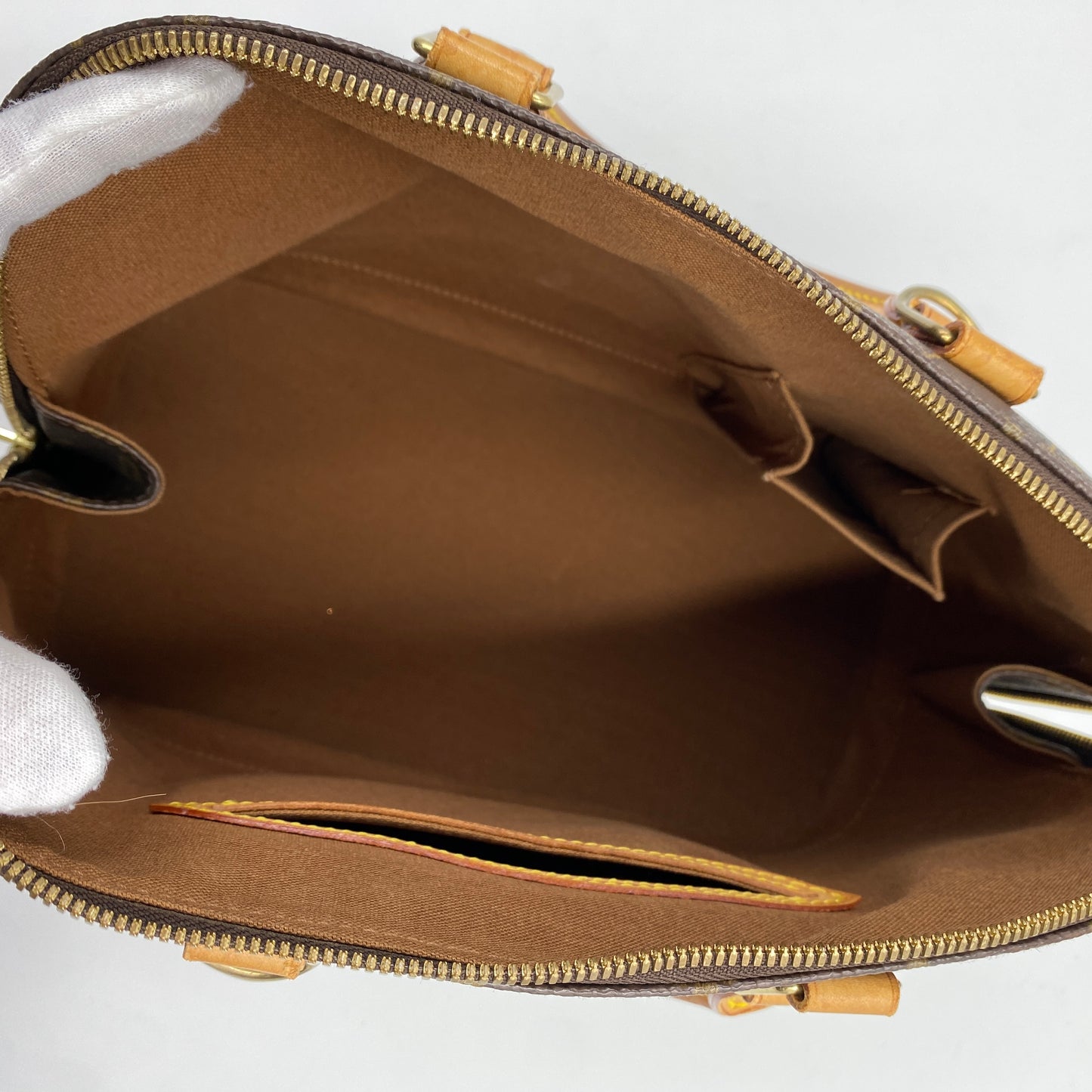 LOUIS VUITTON アルマ