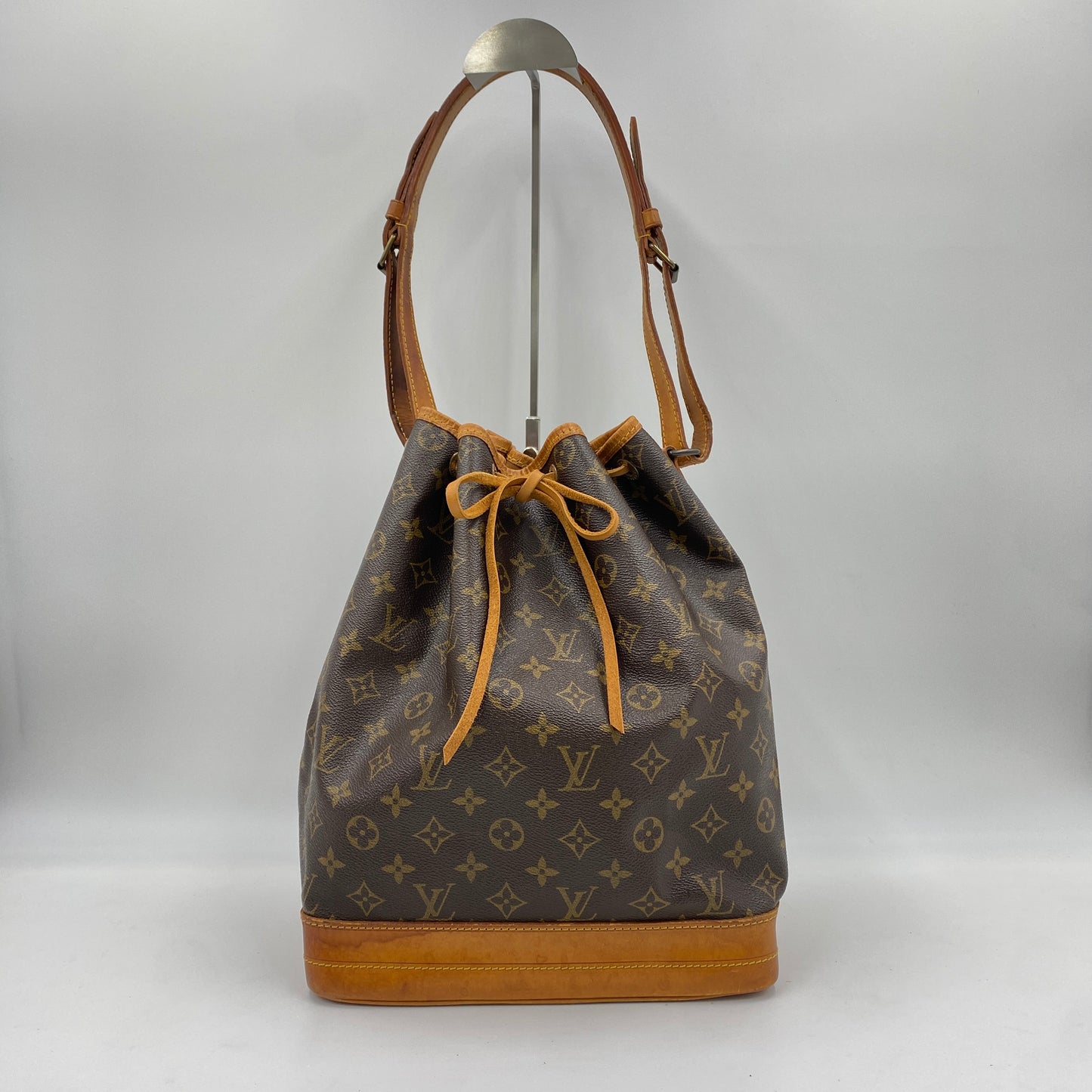 LOUIS VUITTON モノグラム M42224 ノエ ショルダーバッグ