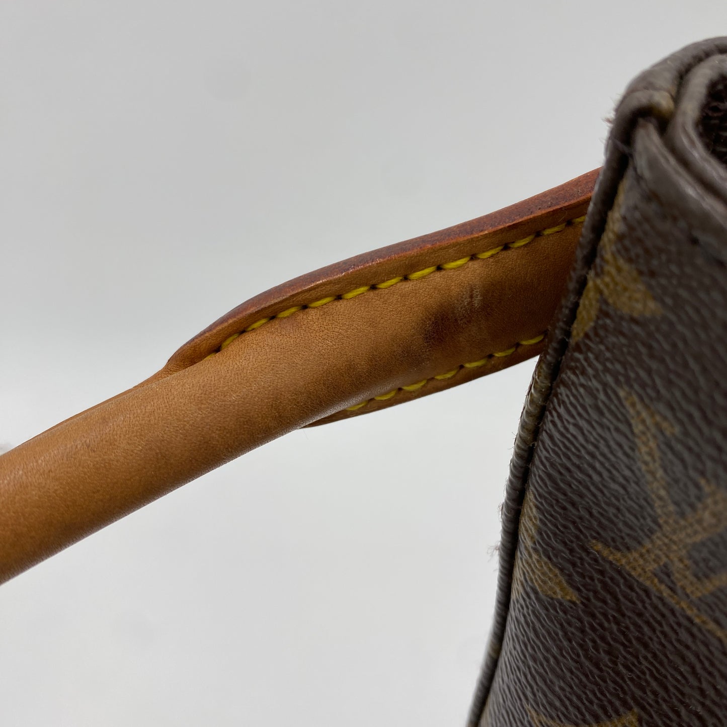 LOUIS VUITTON モノグラム ルーピング GM