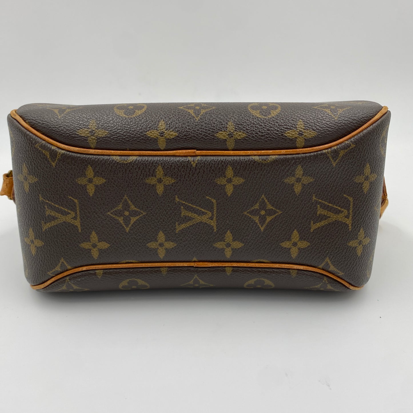 LOUIS VUITTON ブロワ