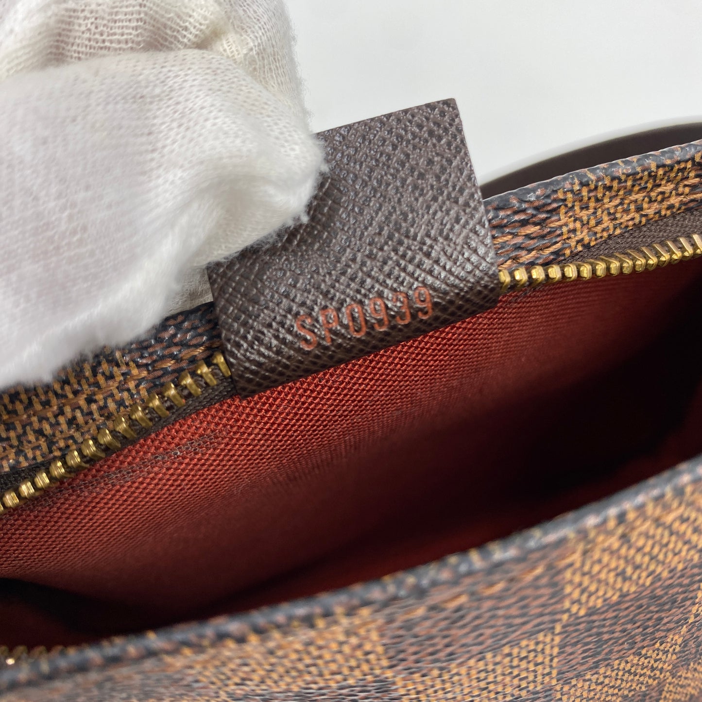 LOUIS VUITTON トゥルース・メイクアップ