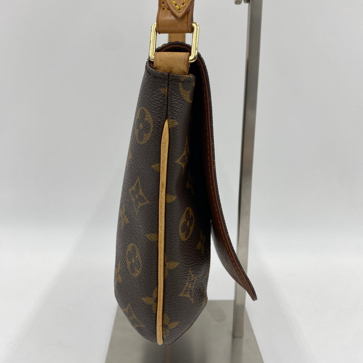 LOUIS VUITTON ミュゼットタンゴ　ショートショルダー