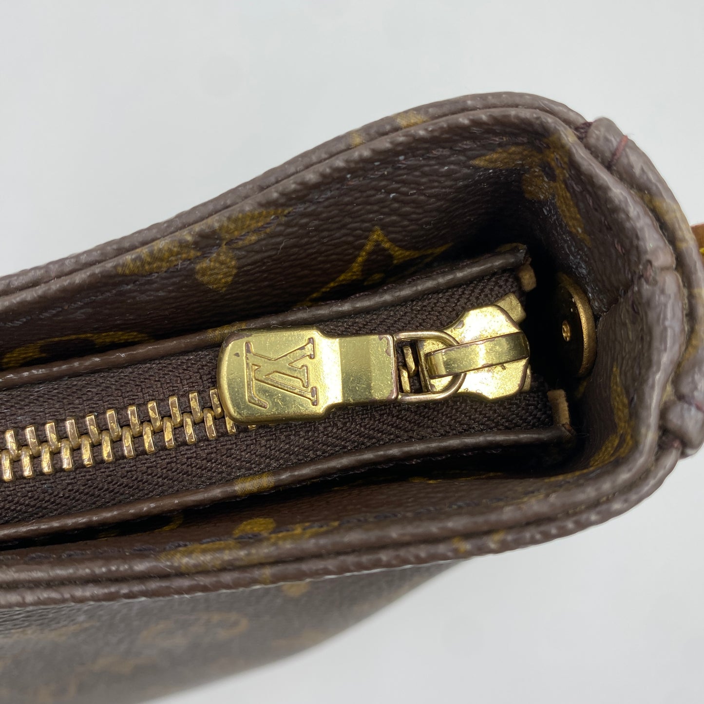 LOUIS VUITTON ルーピングGM
