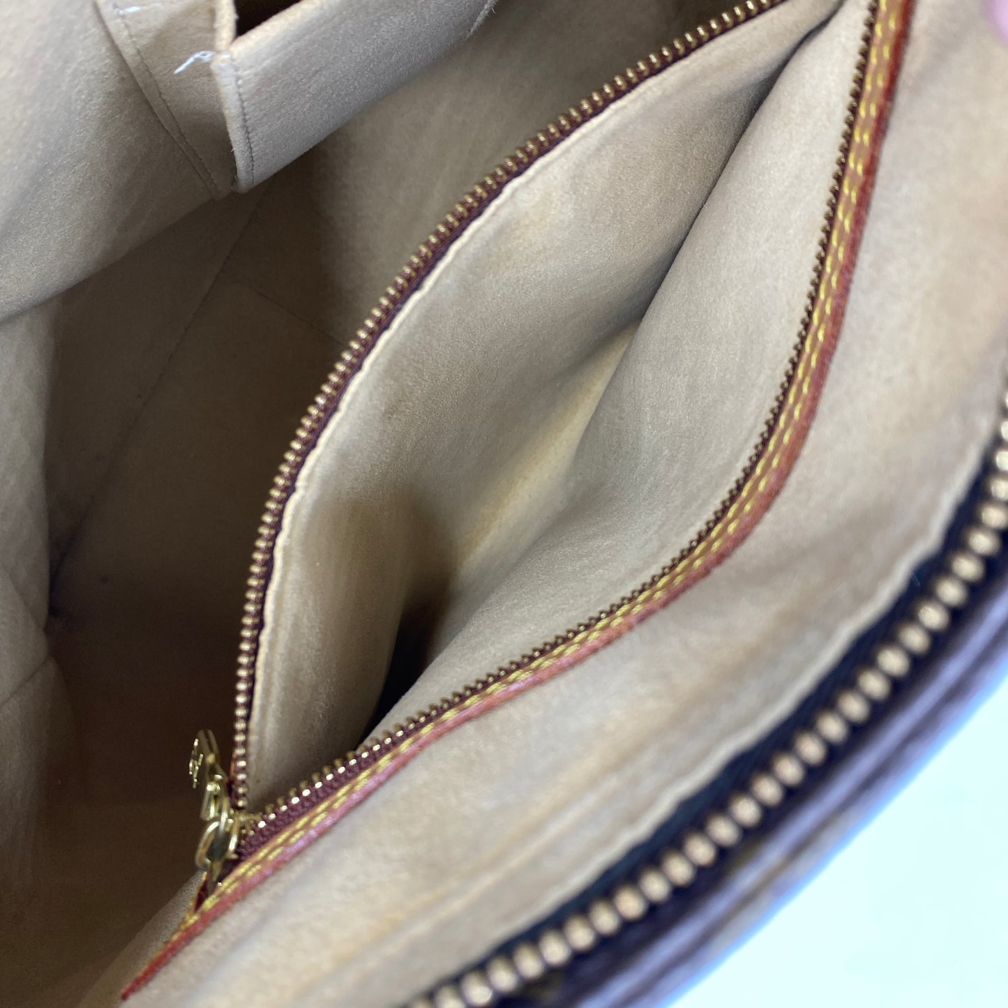 LOUIS VUITTON ルーピングGM
