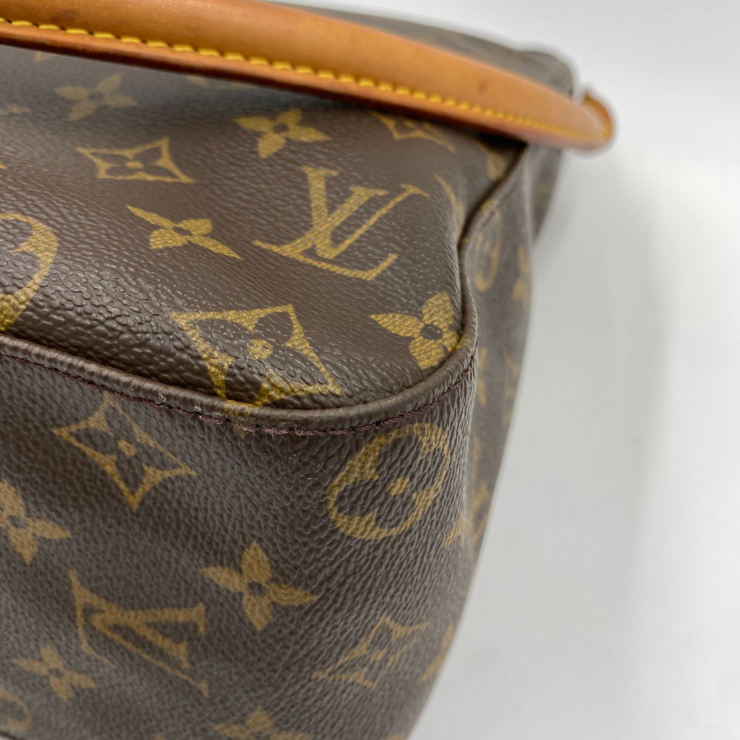 LOUIS VUITTON ルーピングＧＭ