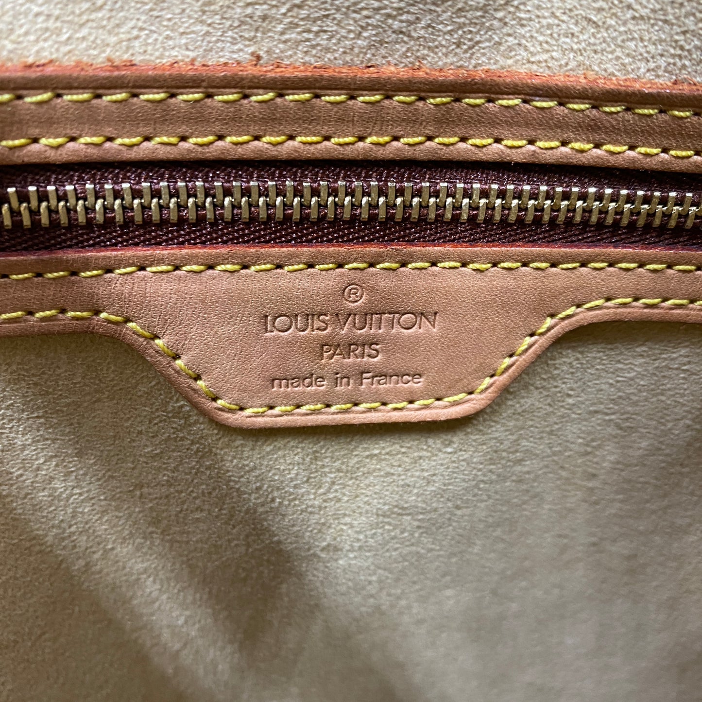 LOUIS VUITTON ルーピングＧＭ