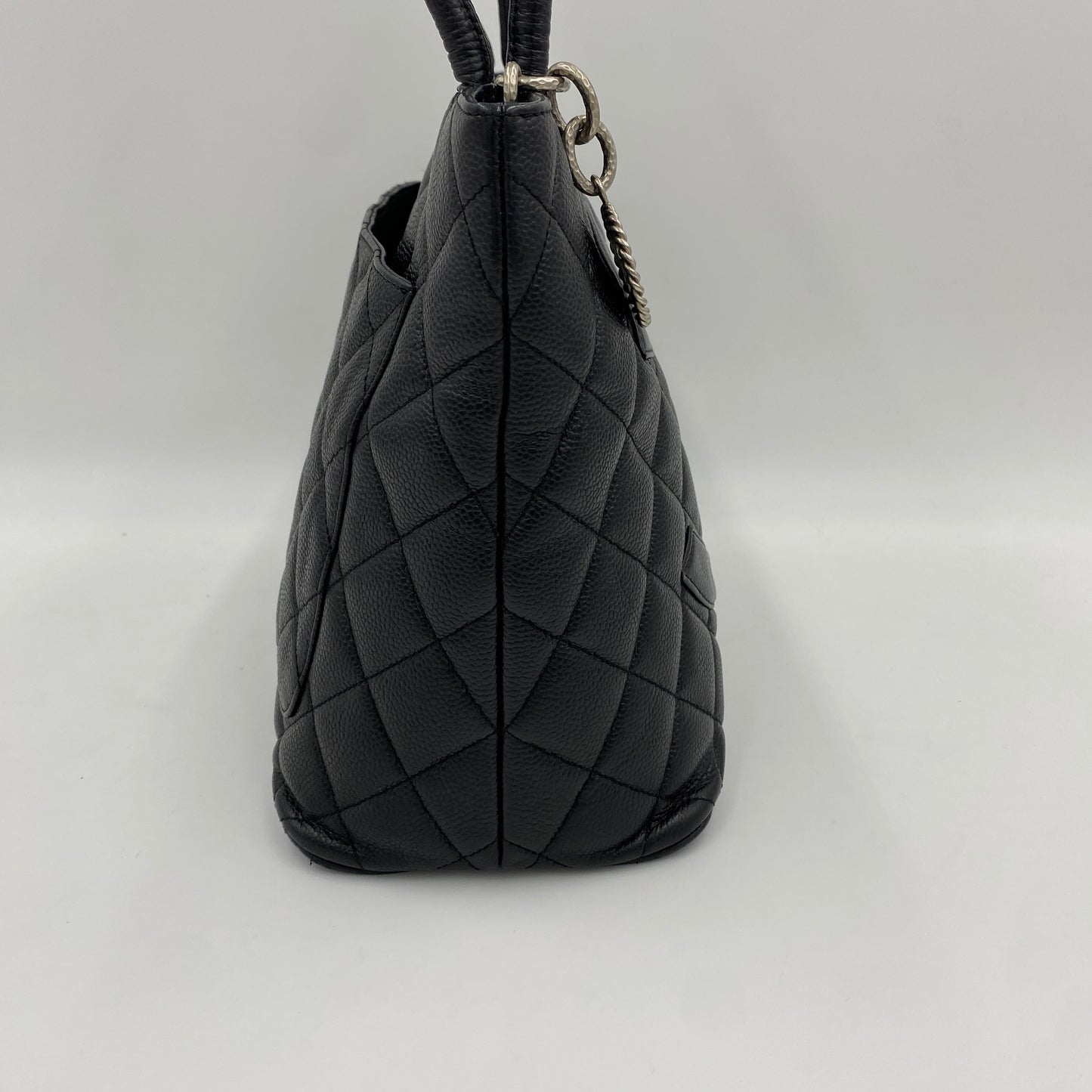 CHANEL 復刻トート キャビアスキン