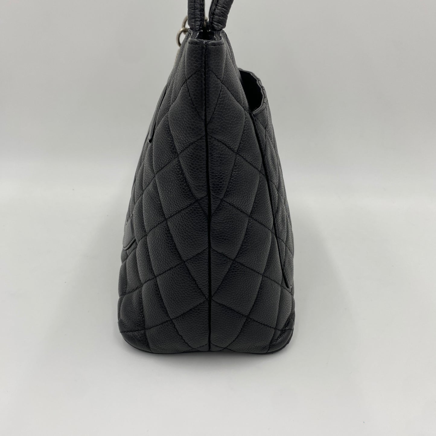 CHANEL 復刻トート キャビアスキン