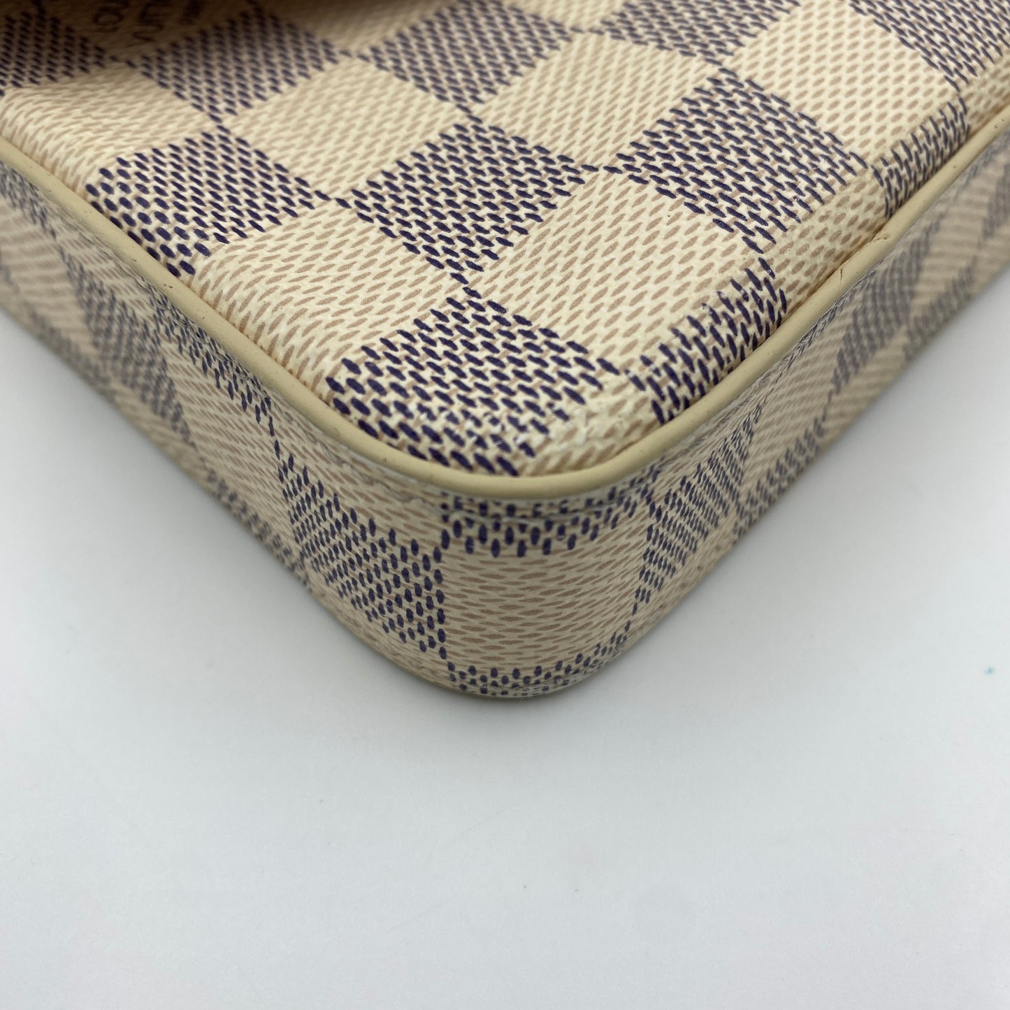 LOUIS VUITTON ポシェット・フェリーチェ