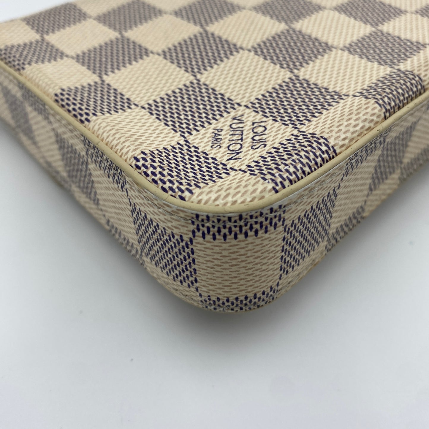 LOUIS VUITTON ポシェット・フェリーチェ