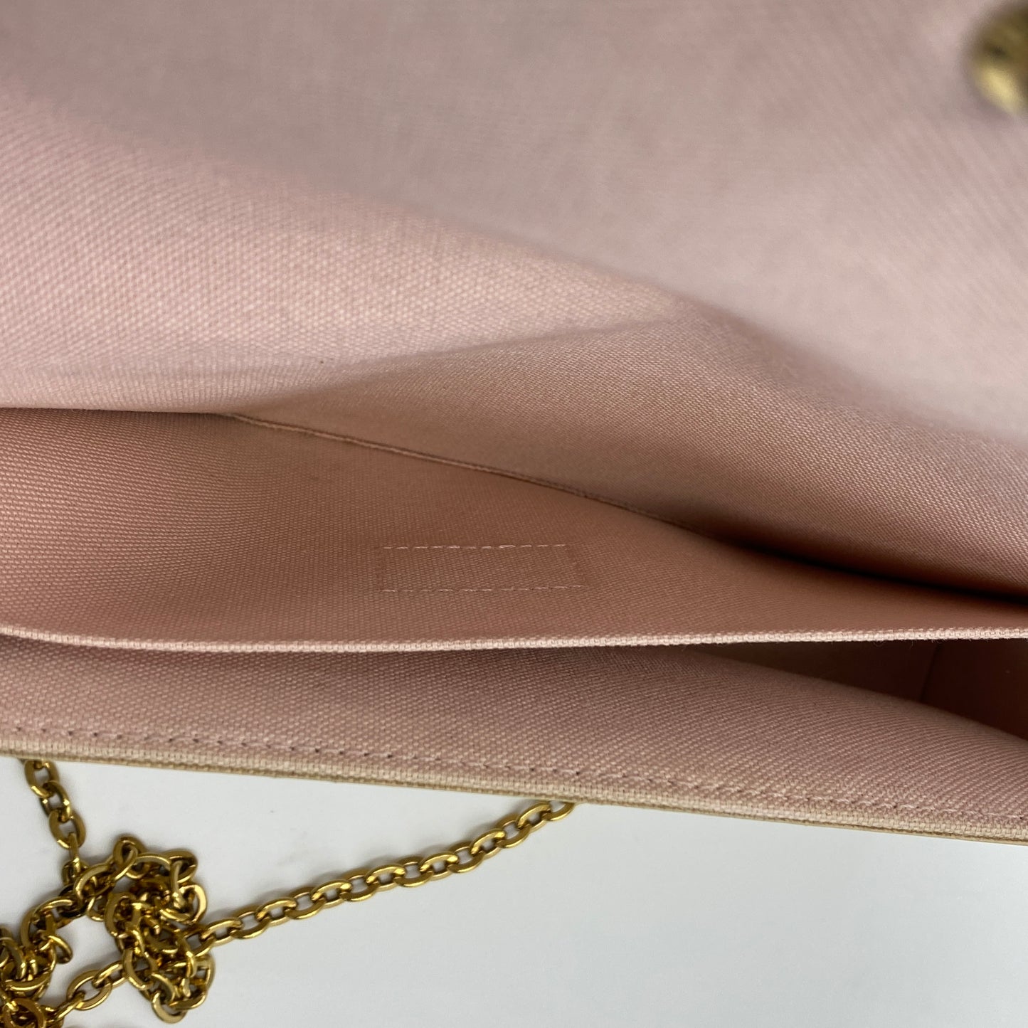 LOUIS VUITTON ポシェット・フェリーチェ